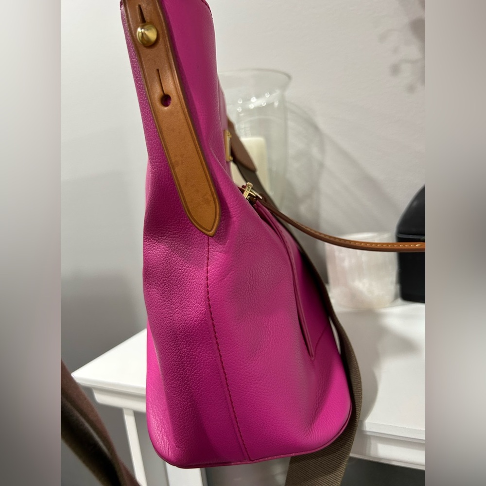 Dooney & Bourke Raleigh Roxy Large Fuschia shoulder bag - Picture 5 of 8